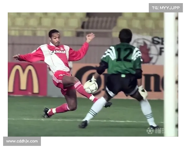 全面解析曼联时期弗兰技术表现与成长轨迹的综合深度评价研究报告 全面解析曼联时期弗兰技术表现与成长轨迹的综合深度评价研究报告